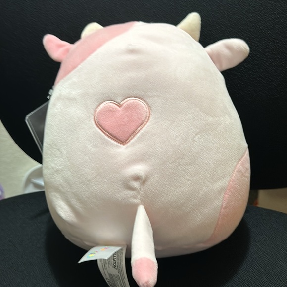 Reshma the Cow Squishmallow - Picture 3 of 3